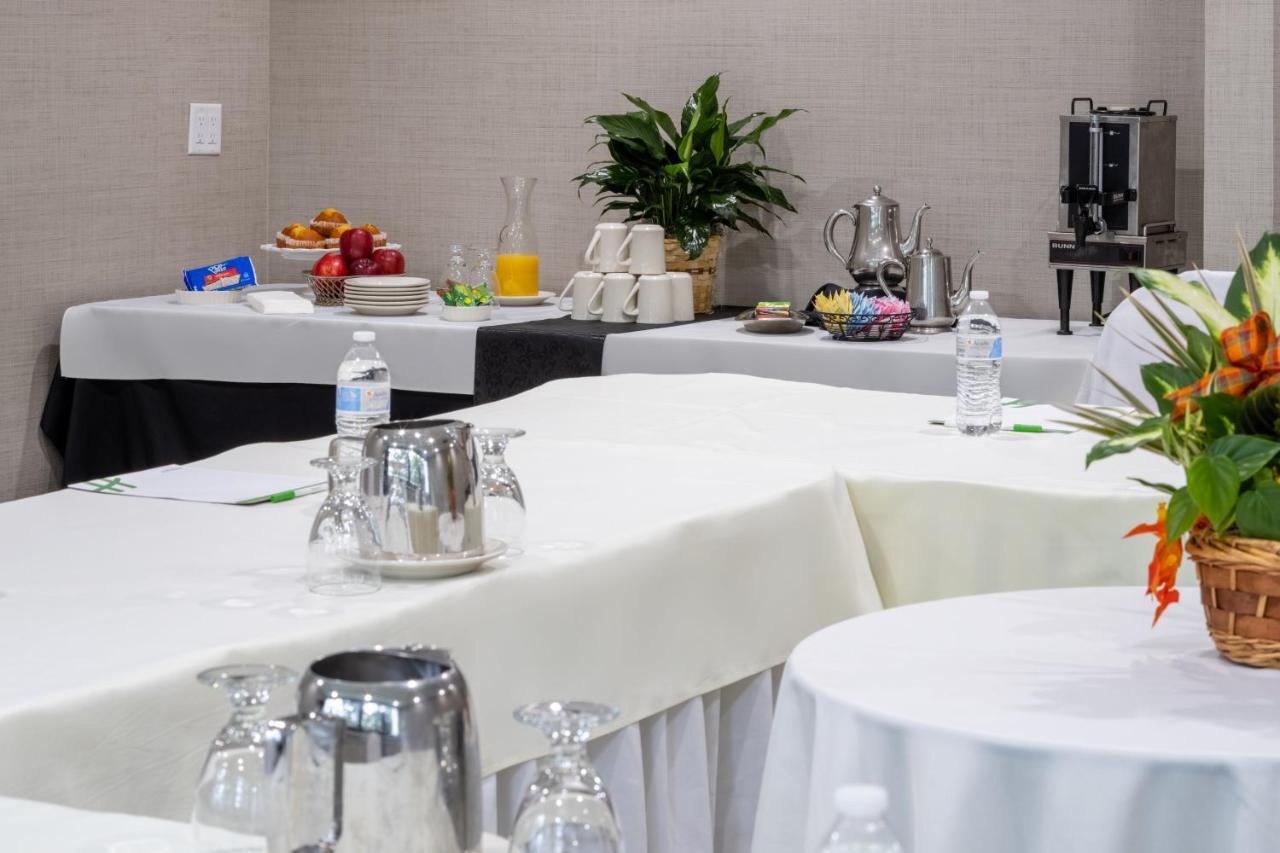 Holiday Inn - Long Island - Islip Arpt East By Ihg Holtsville Buitenkant foto